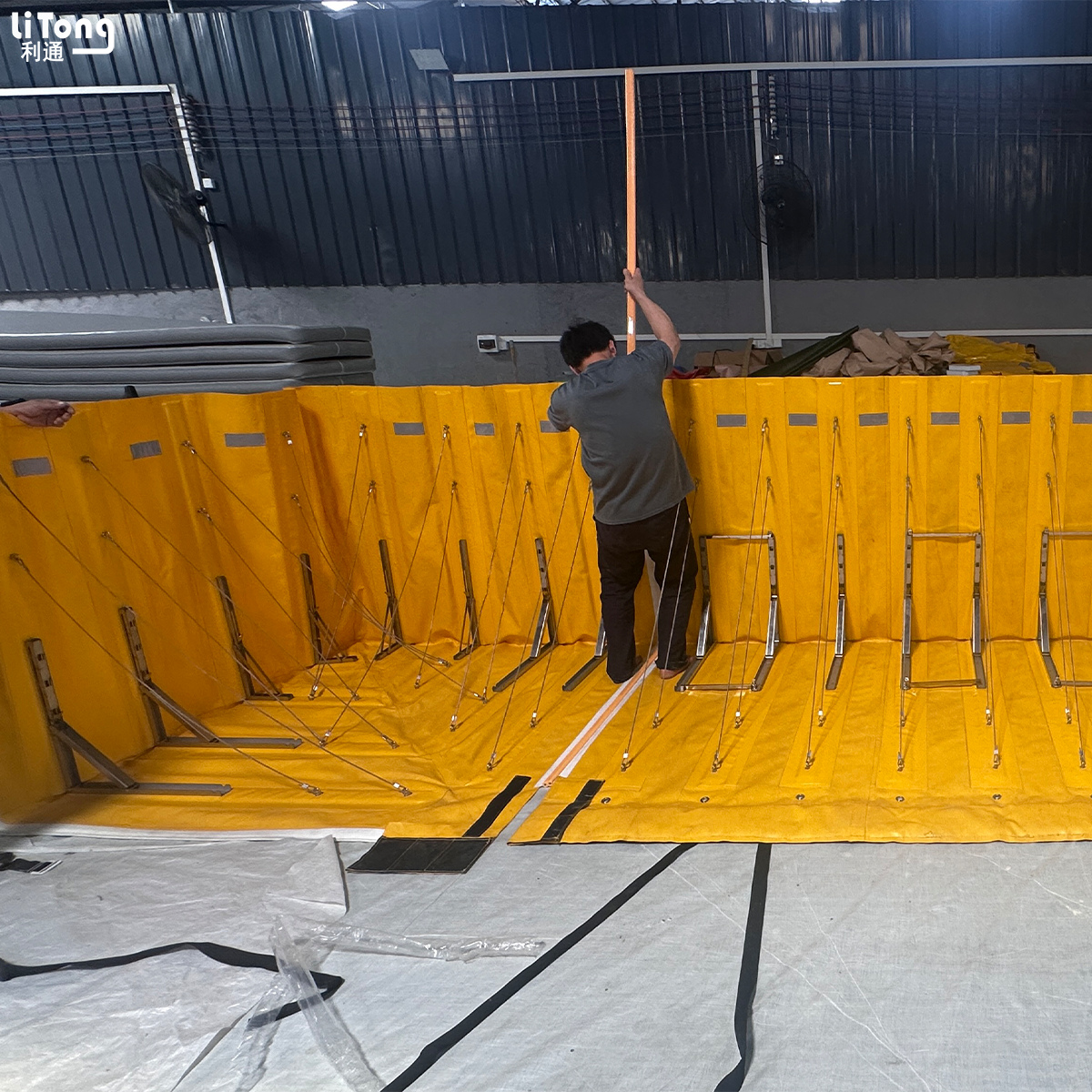 Yellow Flood Defense Barrier｜Quick-Deploy Modular Water Block System